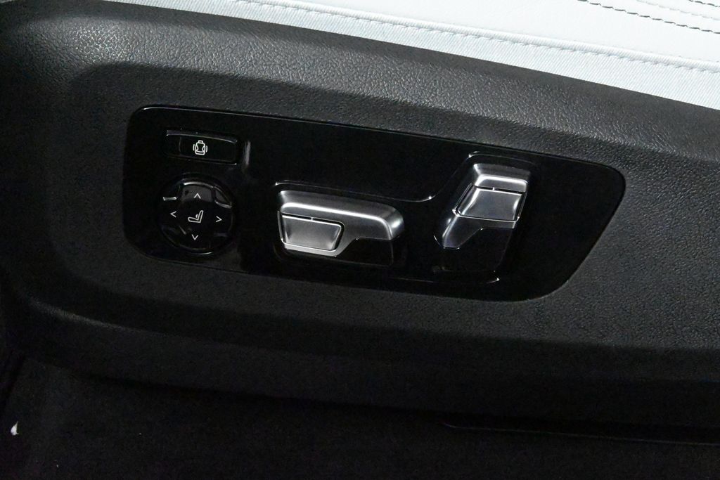 Thumbnail: 2026 BMW X5 - 28