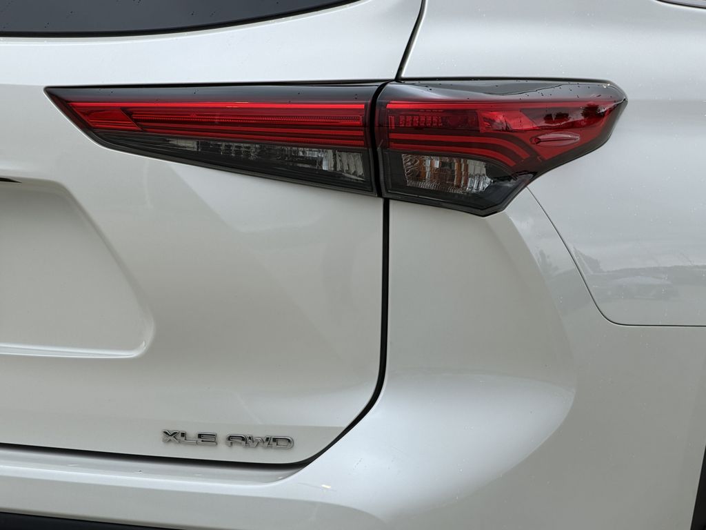 Used 2021 Toyota Highlander SUV