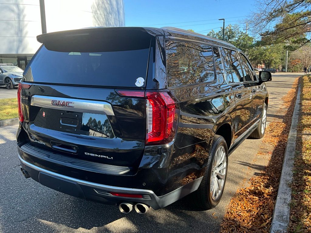 2022 GMC Yukon XL Denali 3