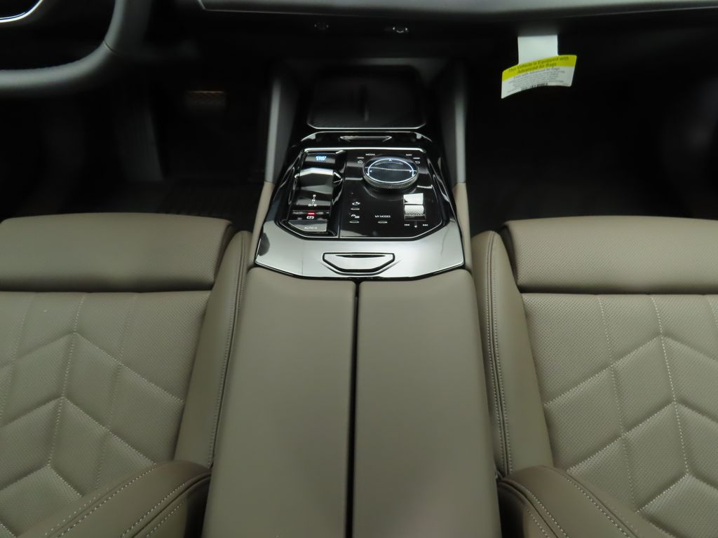 2025 BMW i5 eDrive40 16