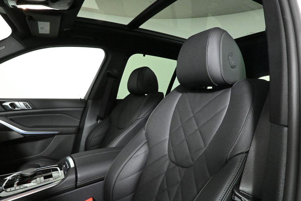 Thumbnail: 2026 BMW X5 - 16