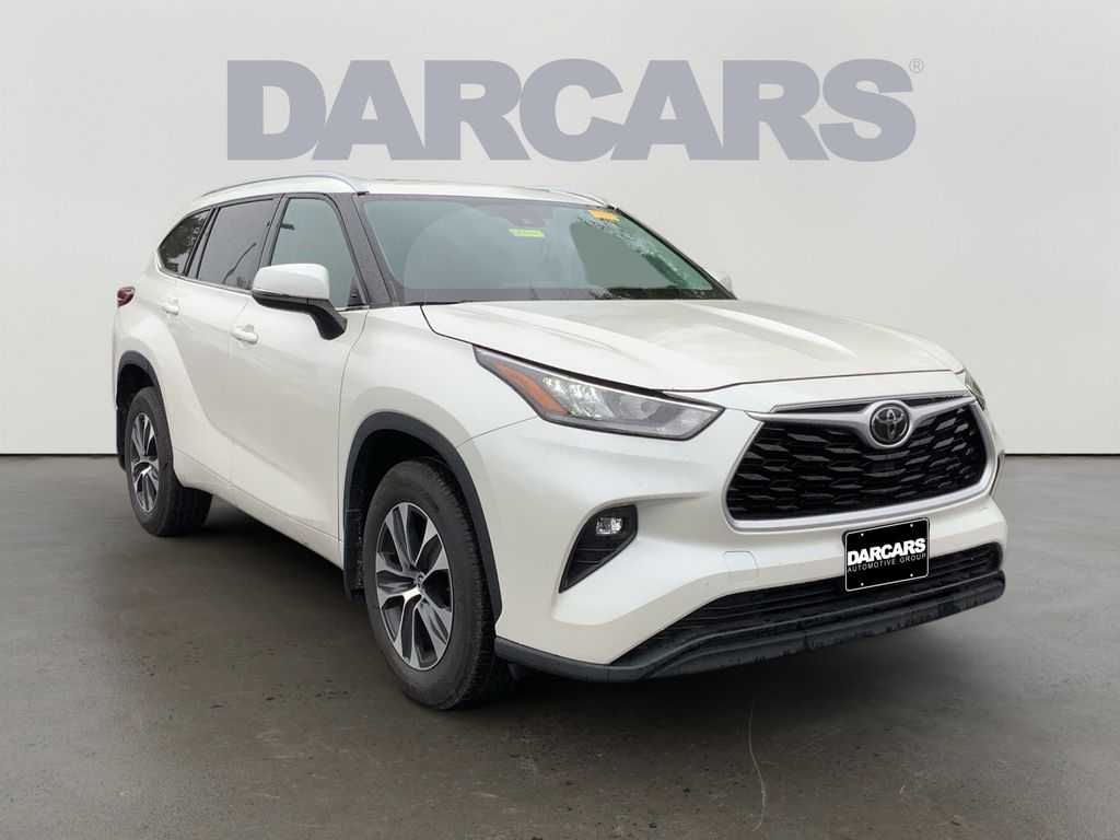 White (Blizzard Pearl) 2020 Toyota Highlander XLE AWD SUV / Crossover All-Wheel Drive 8-Speed Automatic