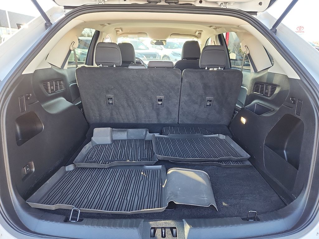 Thumbnail: 2024 Ford Edge - 32