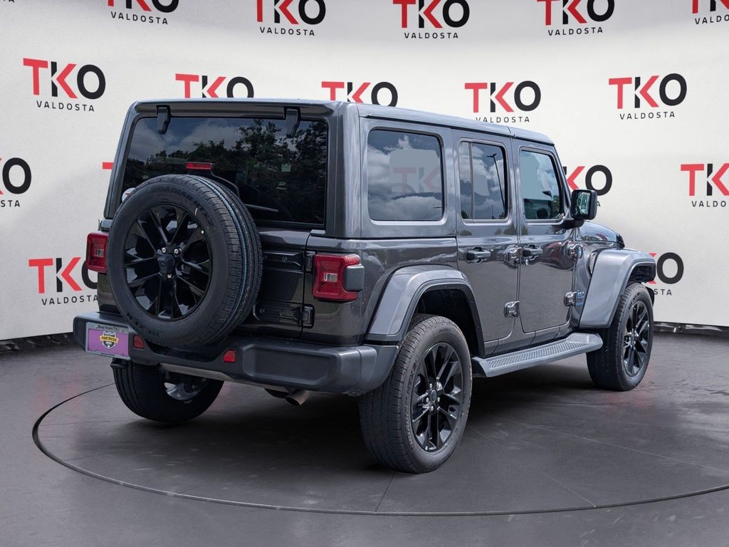 Used 2025 Jeep Wrangler SUV