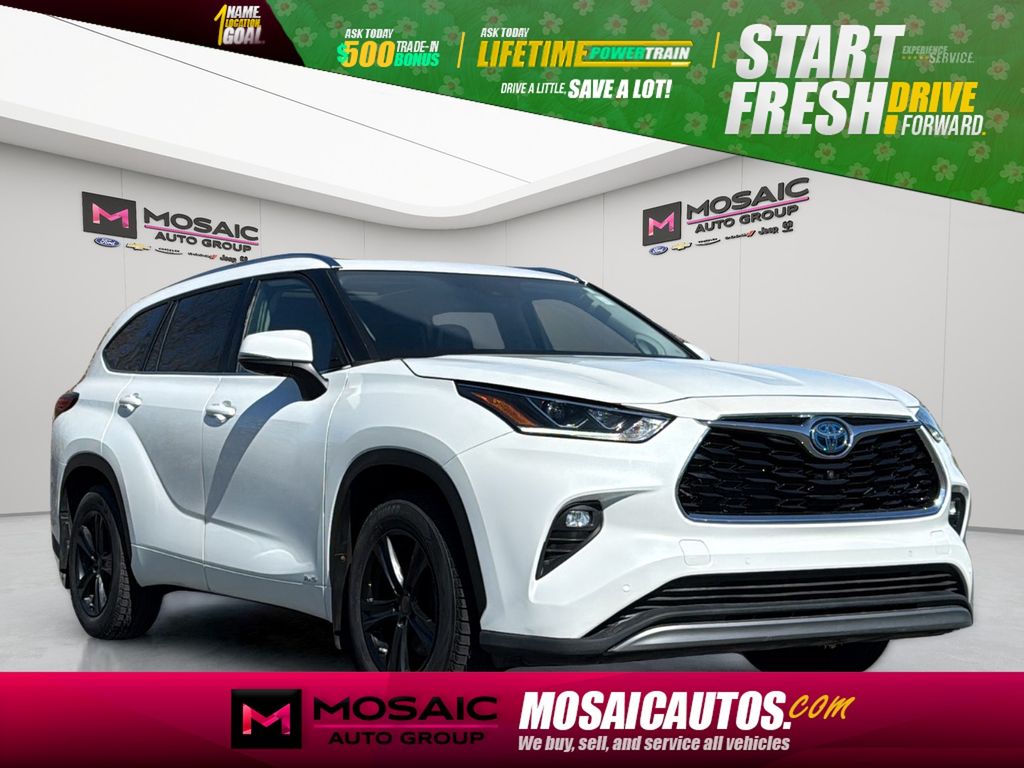 White 2022 Toyota Highlander Hybrid Platinum AWD SUV / Crossover All-Wheel Drive Continuously Variable Transmission