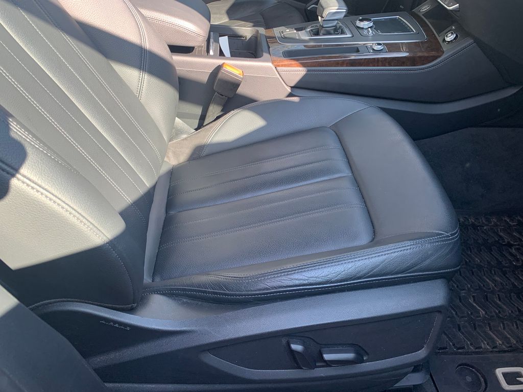 Thumbnail: 2019 Audi Q5 - 5