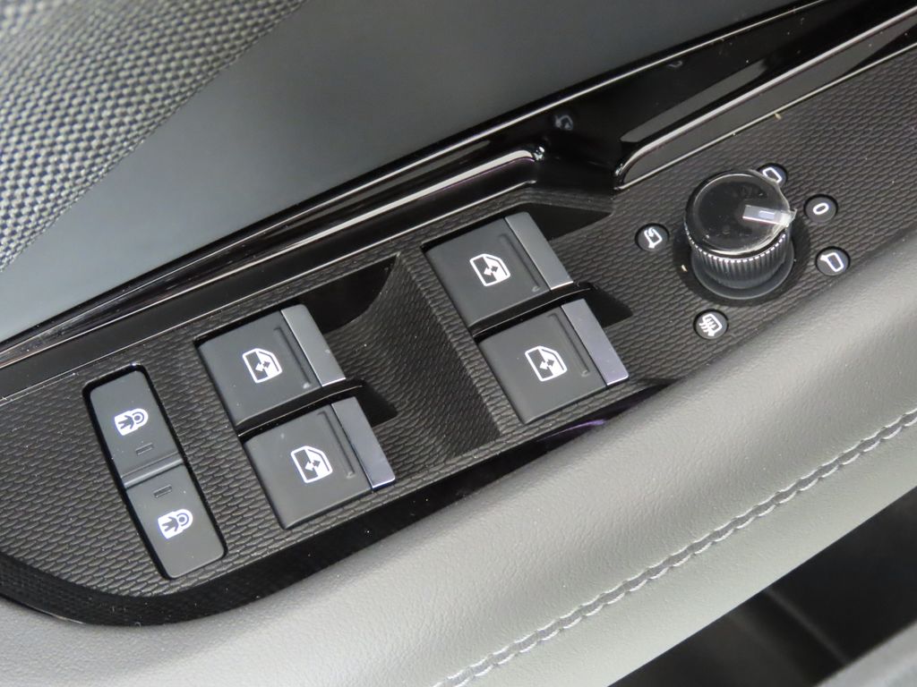 Thumbnail: 2026 Audi Q3 - 31