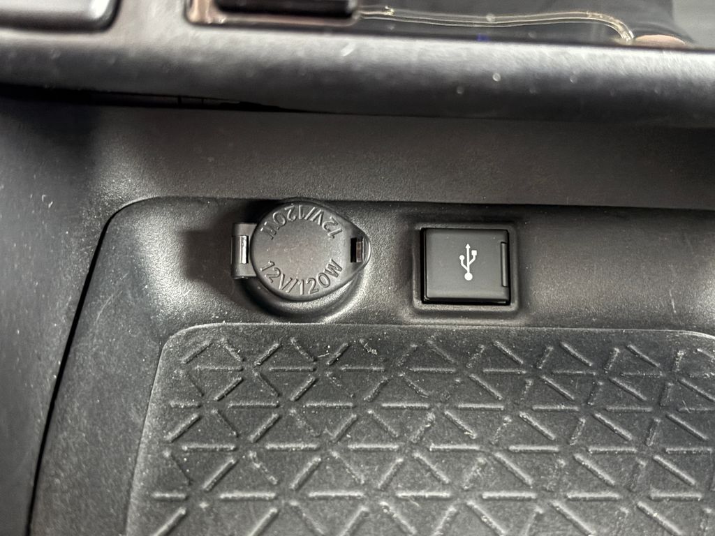 Thumbnail: 2021 Toyota RAV4 - 16