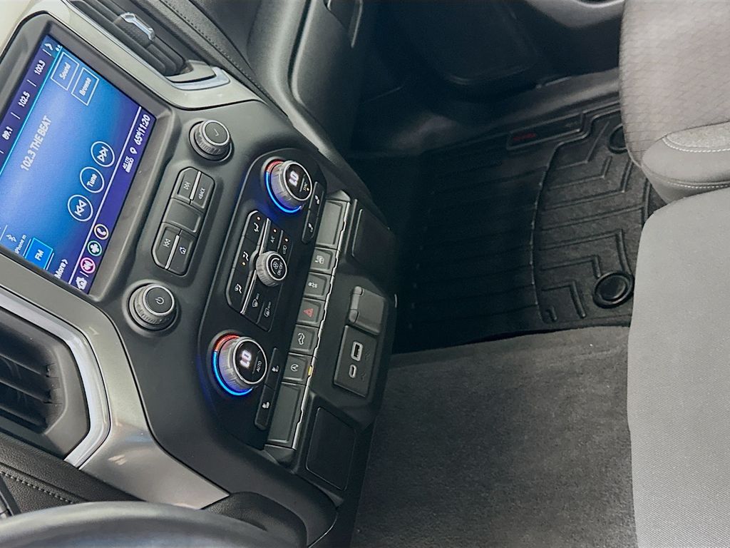 Thumbnail: 2019 Chevrolet Silverado 1500 - 16