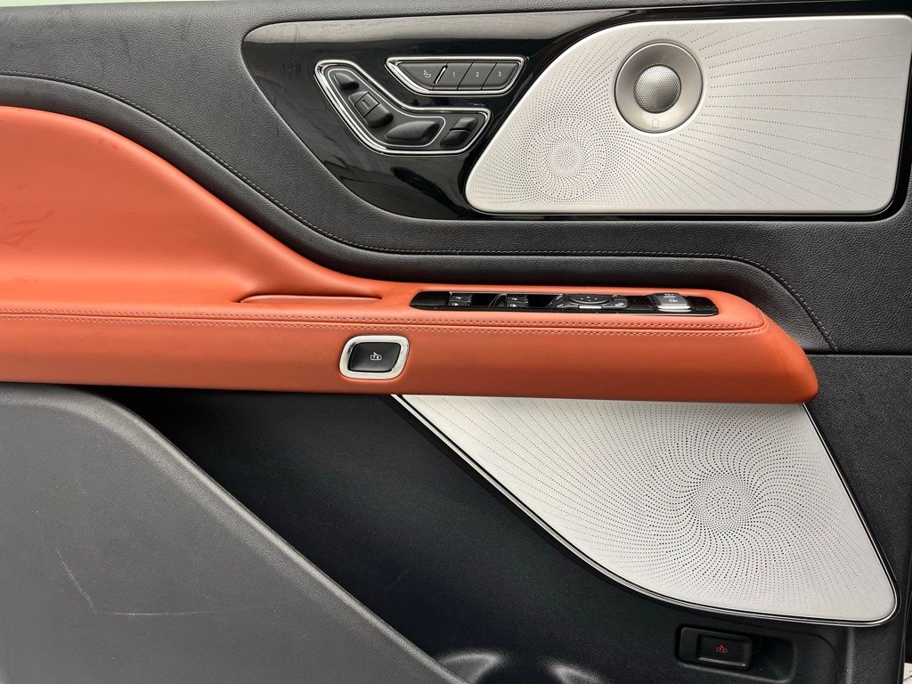 Thumbnail: 2025 Lincoln Aviator - 23