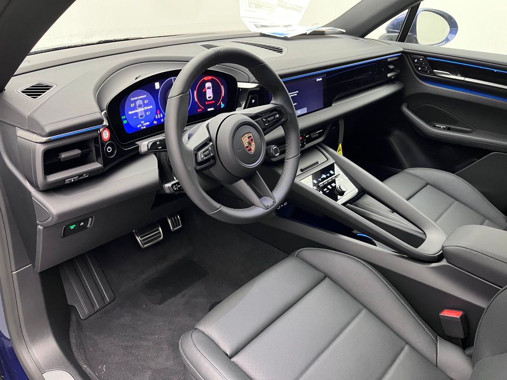 Thumbnail: 2025 Porsche Macan - 4