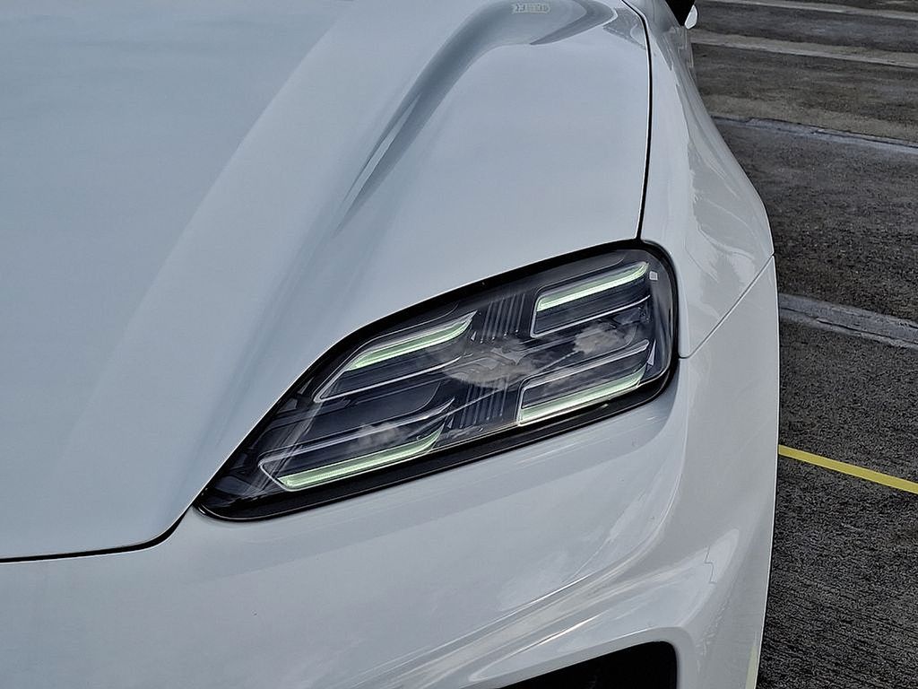 Thumbnail: 2025 Porsche Macan - 9