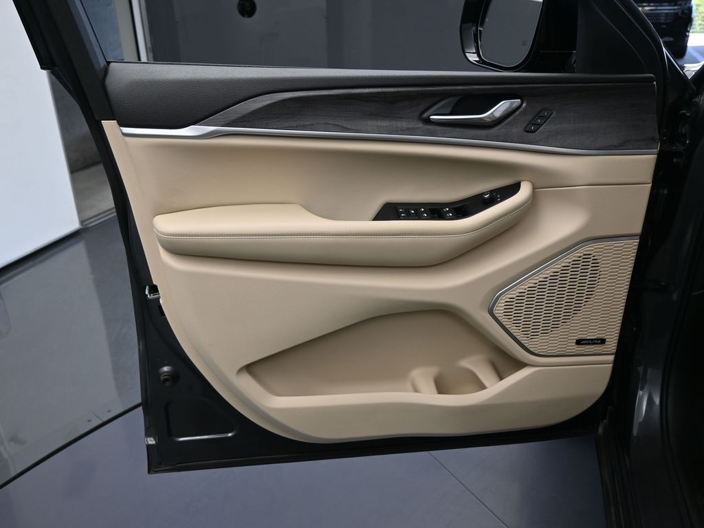 Used 2023 Baltic Gray Metallic Clearcoat Jeep Limited image 13