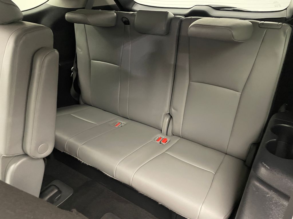 Thumbnail: 2021 Toyota Highlander - 17