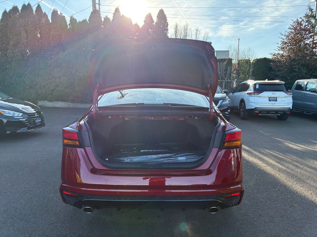 2025 Nissan Altima 2.5 SR
