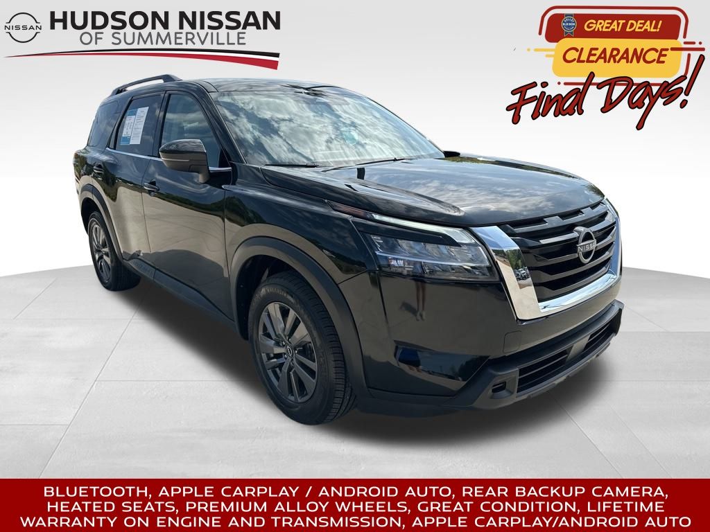 2022 Super Black Nissan Pathfinder SV SUV
