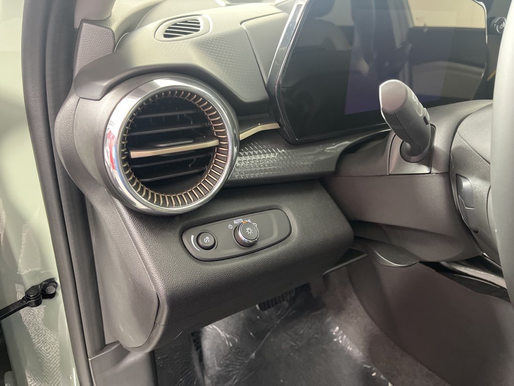 Thumbnail: 2026 Chevrolet Trax - 24