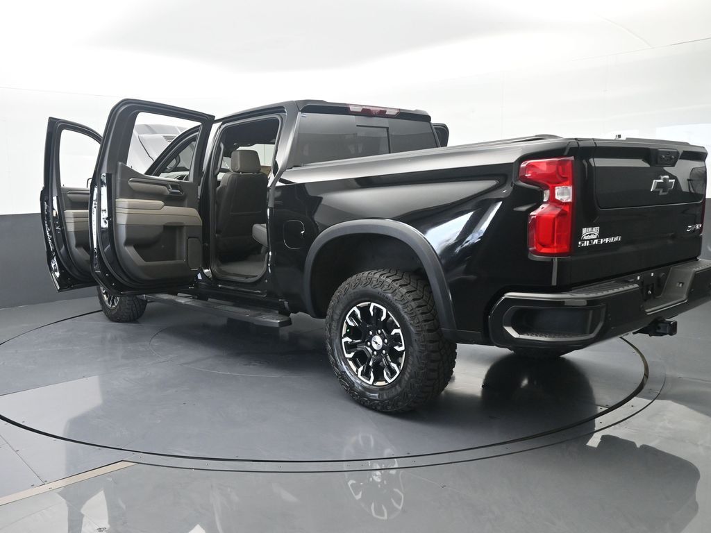 Used 2025 Black Chevrolet ZR2 image 87
