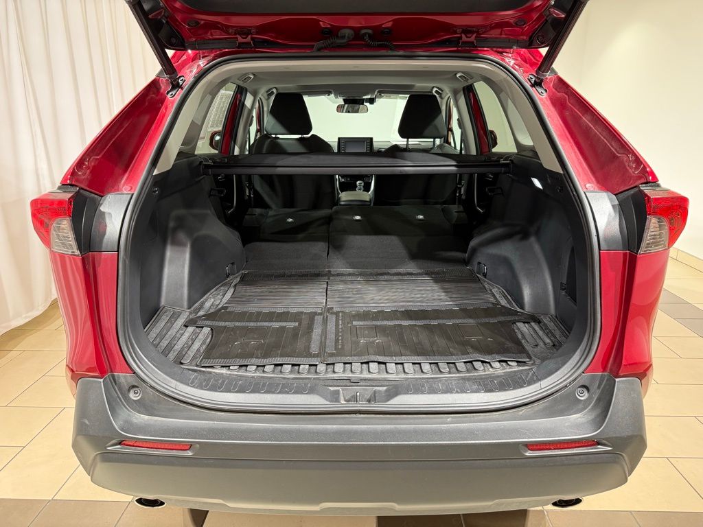2022 Toyota RAV4 XLE 11
