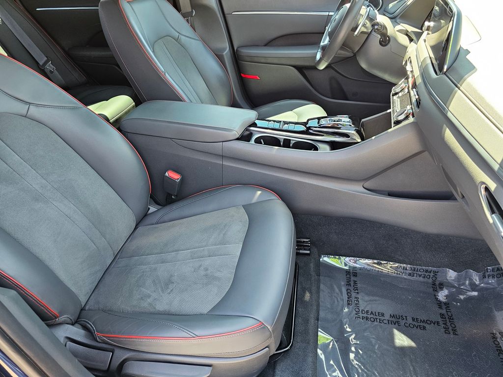 Certified Used 2022 Blue Hyundai SEL Plus image 13