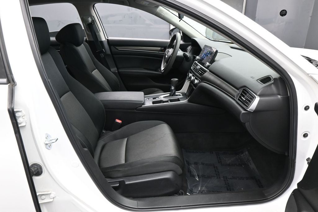 Used 2021 White Honda LX image 38