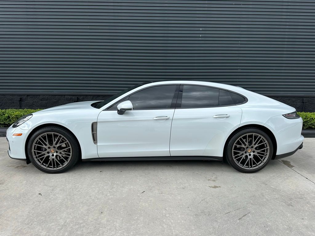 Thumbnail: 2023 Porsche Panamera - 2