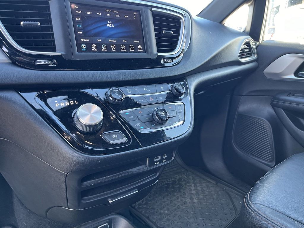 2018 Chrysler Pacifica Touring Plus 25