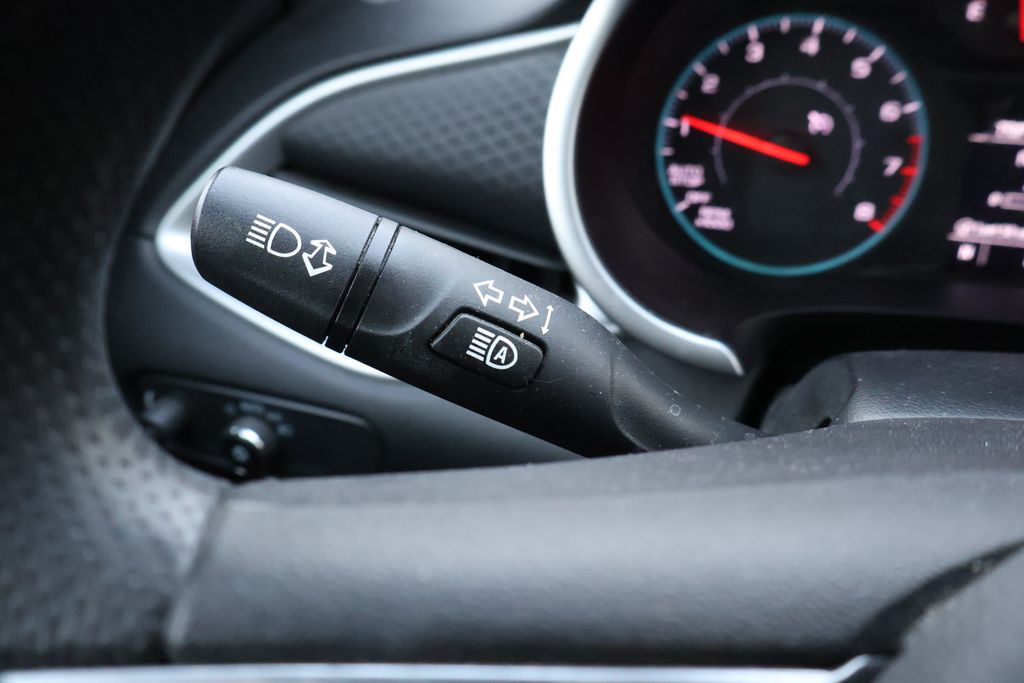 Thumbnail: 2023 Chevrolet Malibu - 20