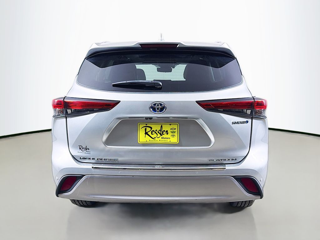 Used 2022 Toyota Highlander Hybrid SUV