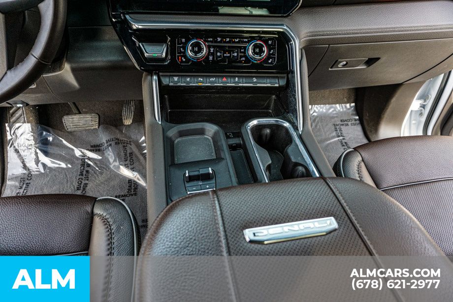 Used 2025 White GMC Denali image 41