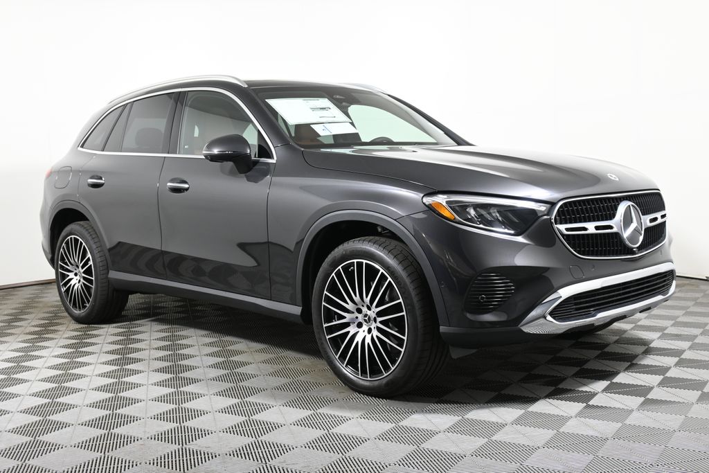 2025 Mercedes-Benz GLC 300 8
