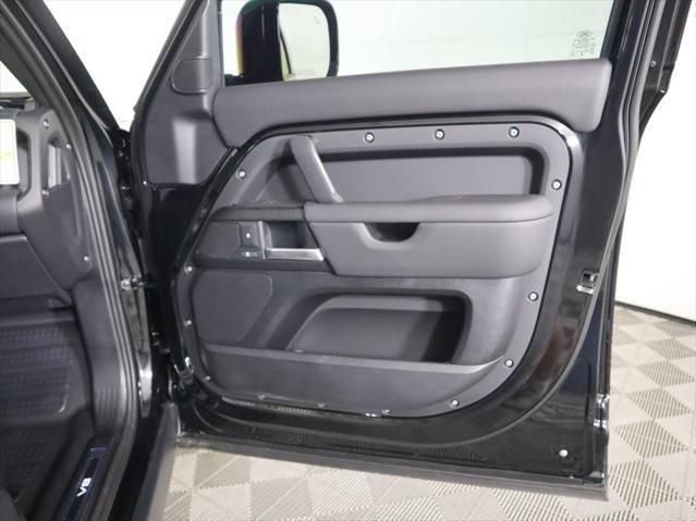 Thumbnail: 2025 Land Rover Defender - 26