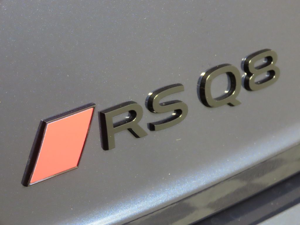 Thumbnail: 2026 Audi RS Q8 - 9