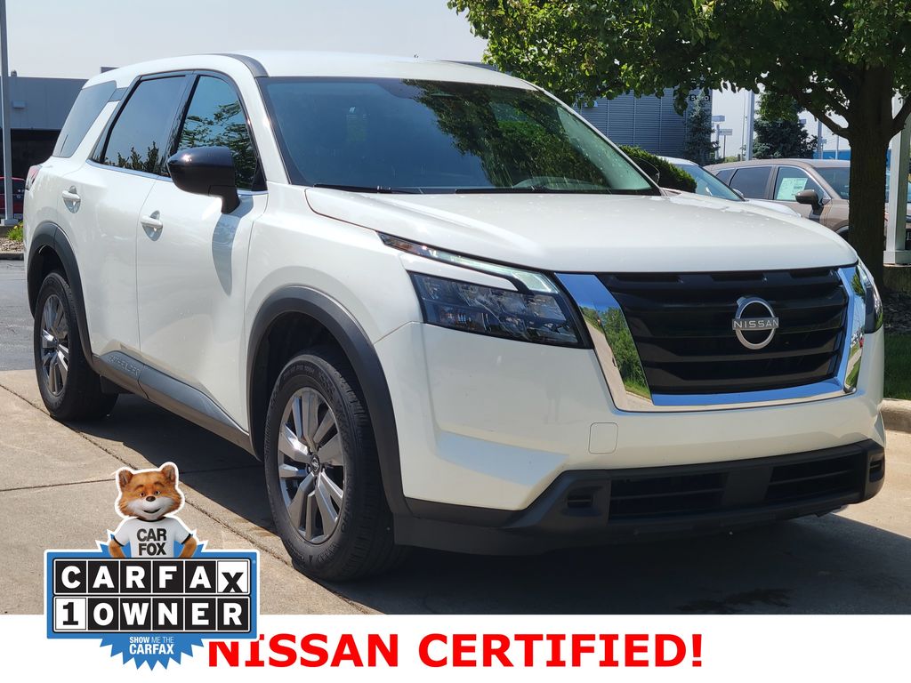 2024 Nissan Pathfinder S photo