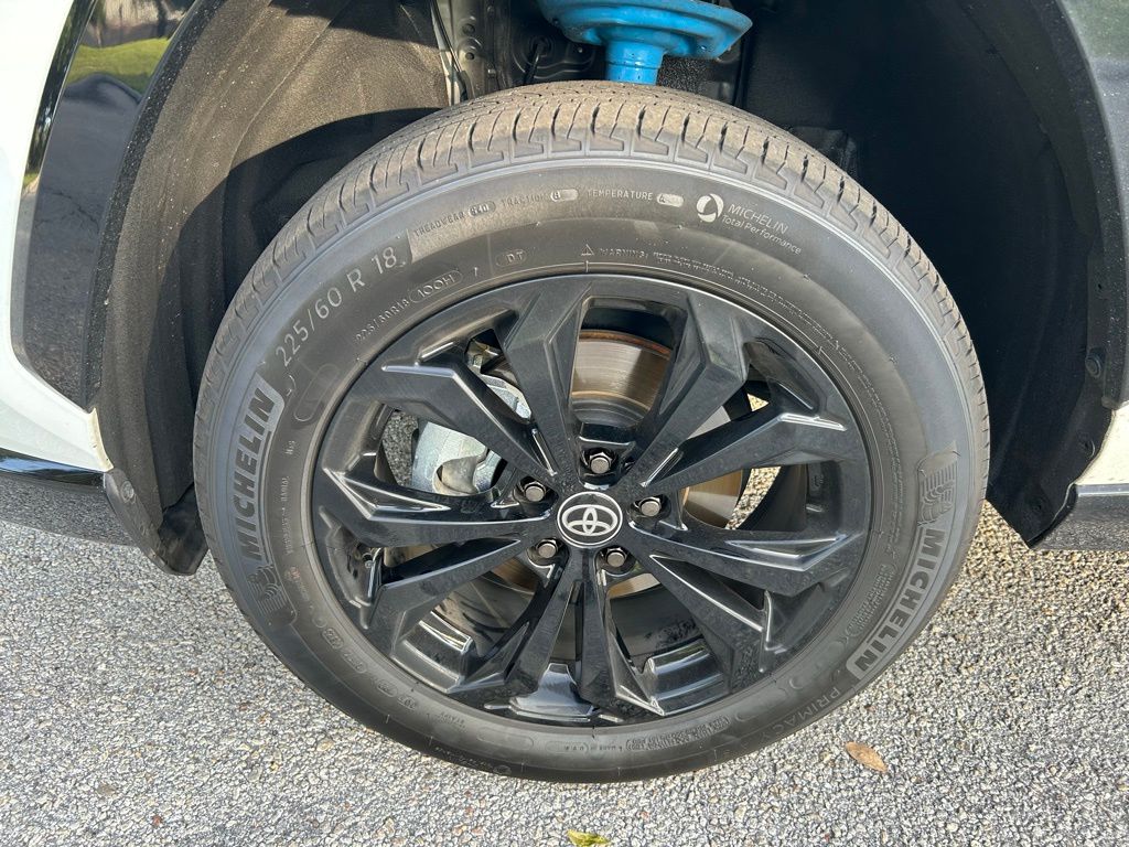 2023 Toyota RAV4 XSE 9