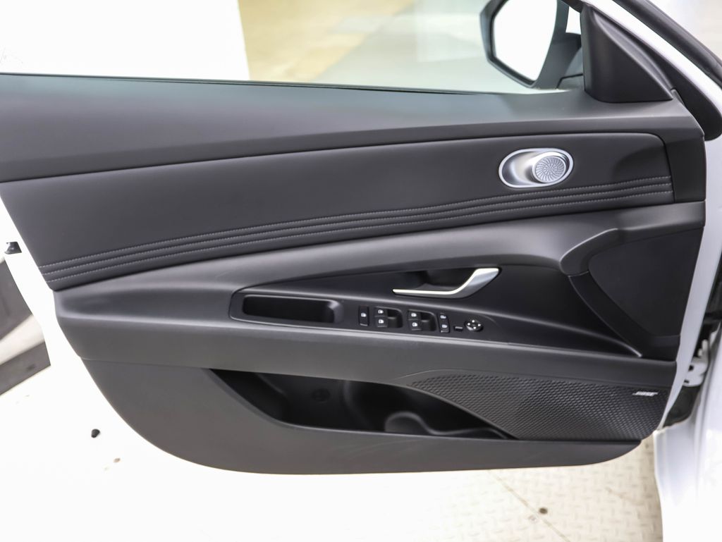 2024 Hyundai Elantra Limited Edition 9