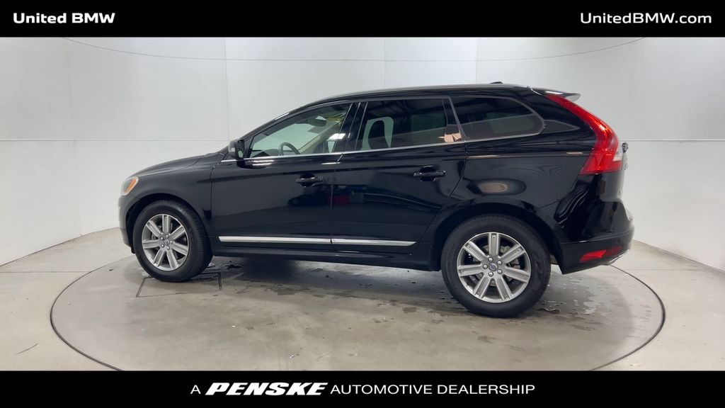 Thumbnail: 2017 Volvo XC60 - 6