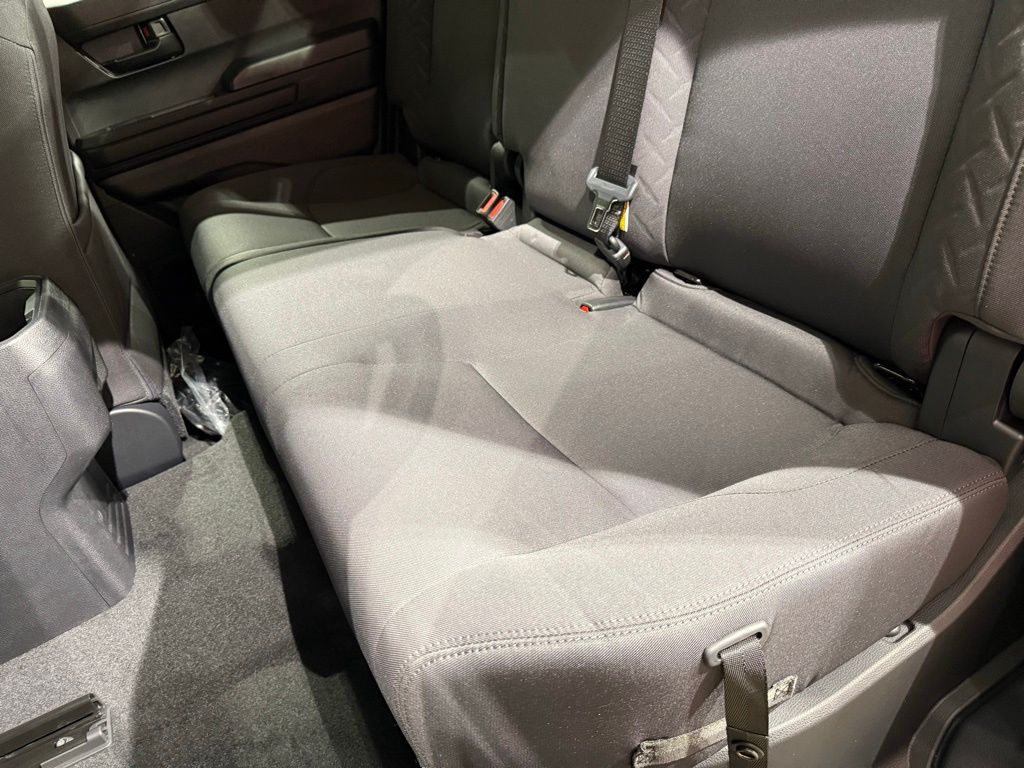 2025 Toyota Tacoma SR5 18