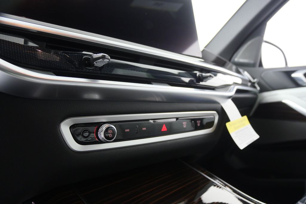 Thumbnail: 2026 BMW X5 - 20