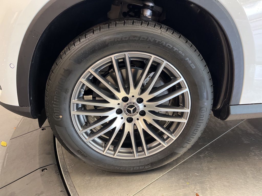 Thumbnail: 2026 Mercedes-Benz GLC - 10