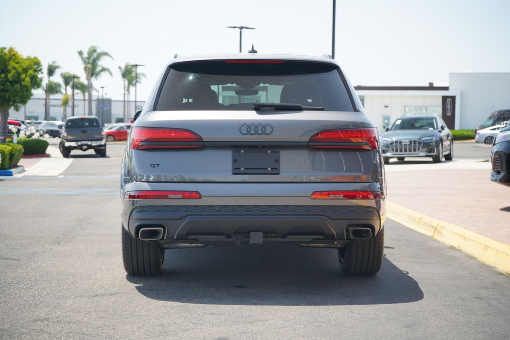 2025 Audi Q7  4