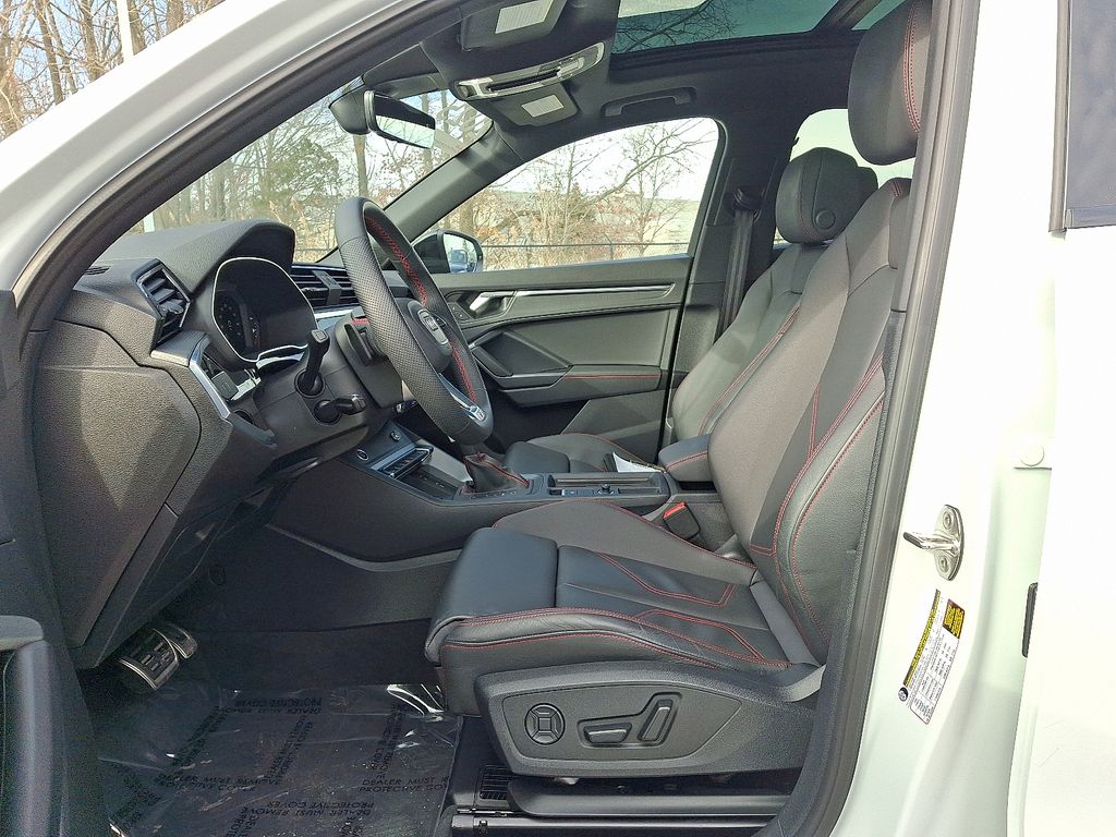 Thumbnail: 2025 Audi Q3 - 14