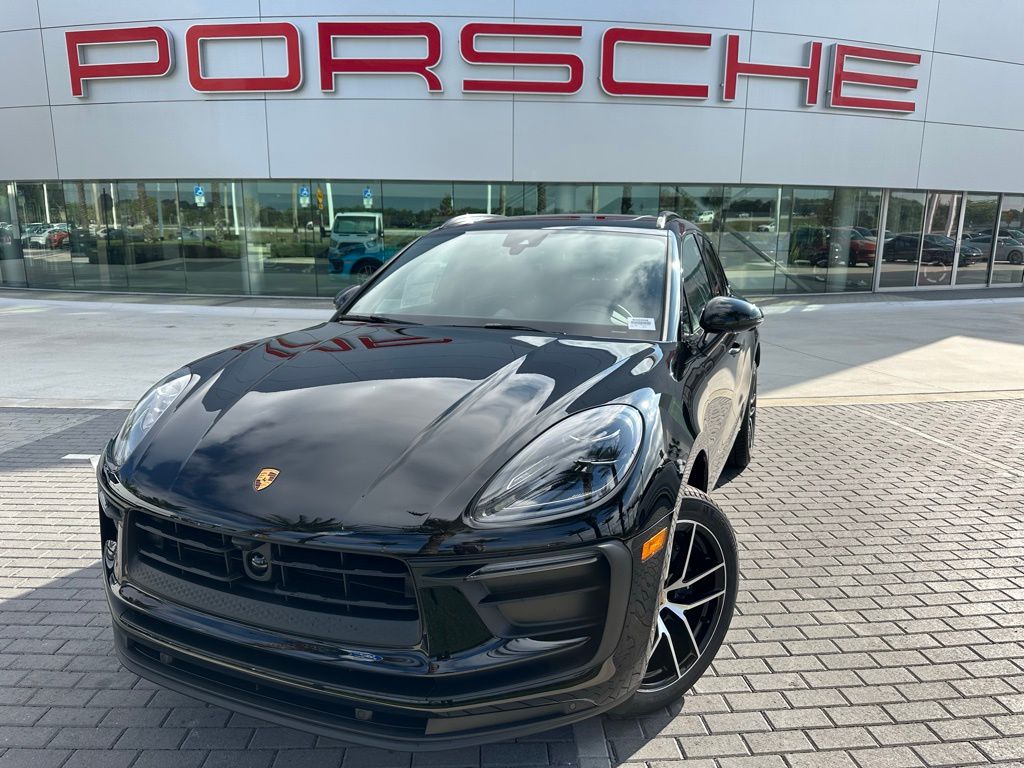 2025 Porsche Macan  -
                Davie, FL