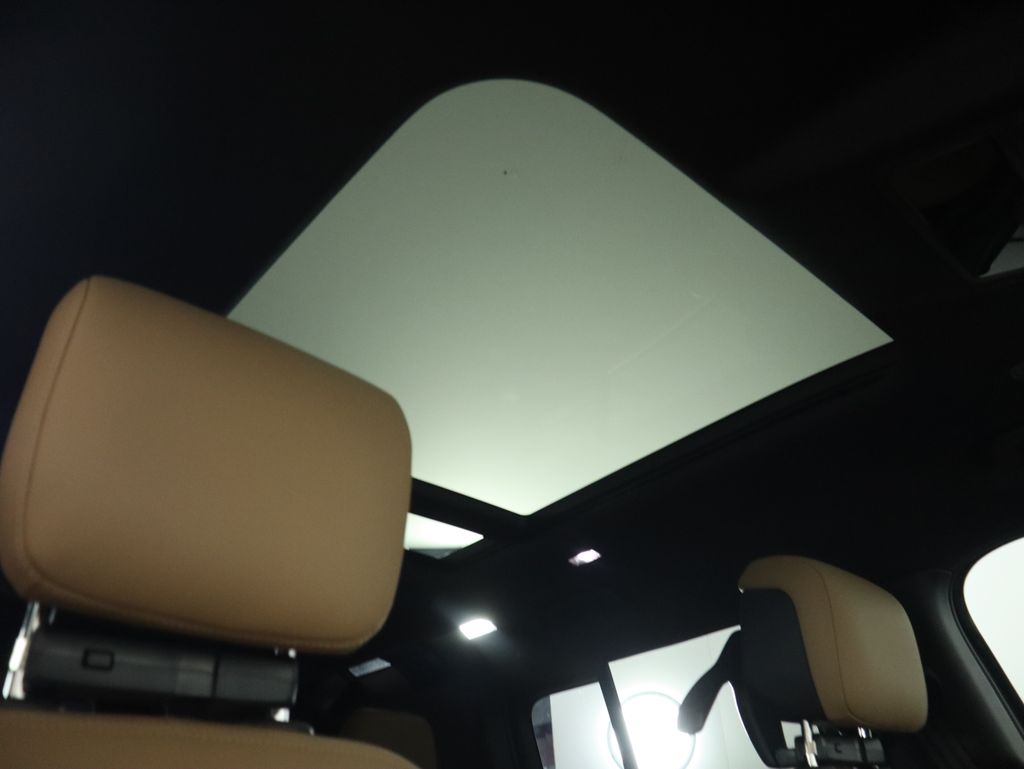 Thumbnail: 2025 Land Rover Defender - 20