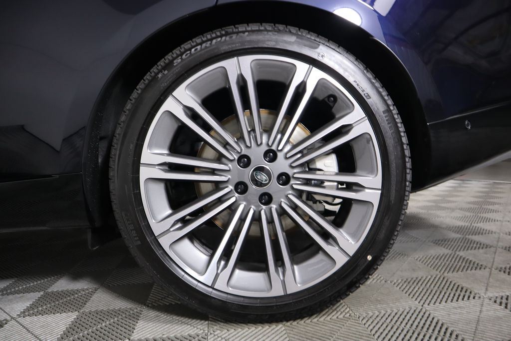 2025 Land Rover Range Rover SE 31