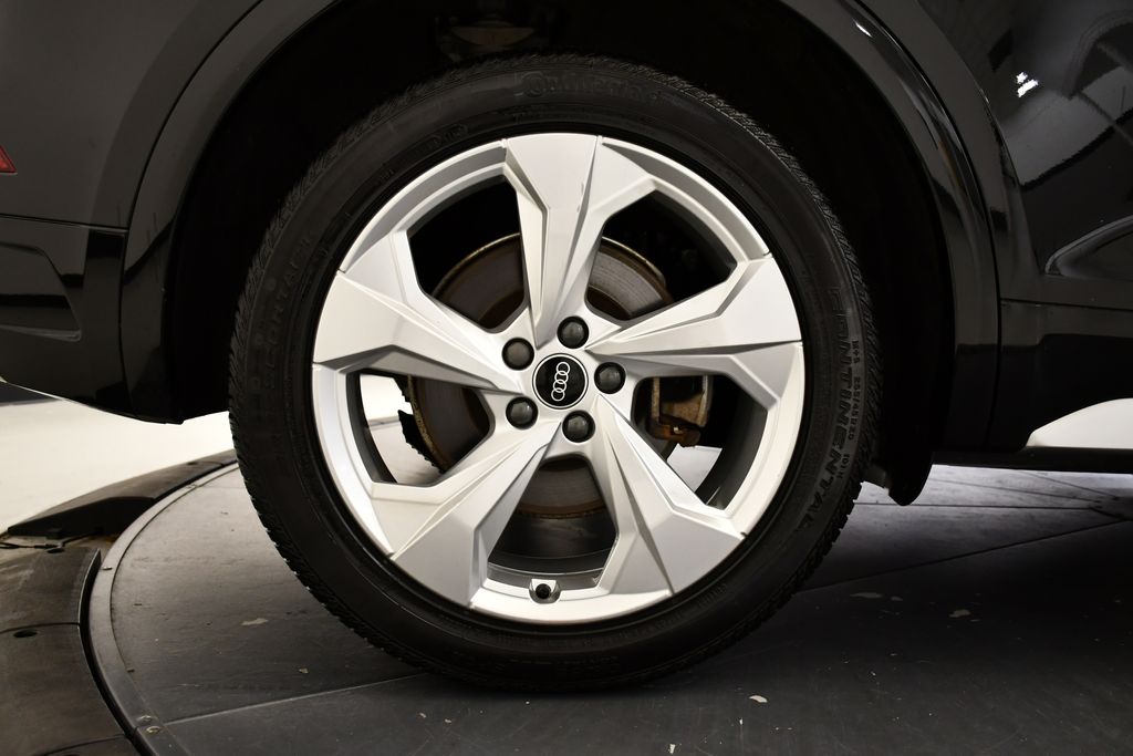 Thumbnail: 2023 Audi Q5 - 16