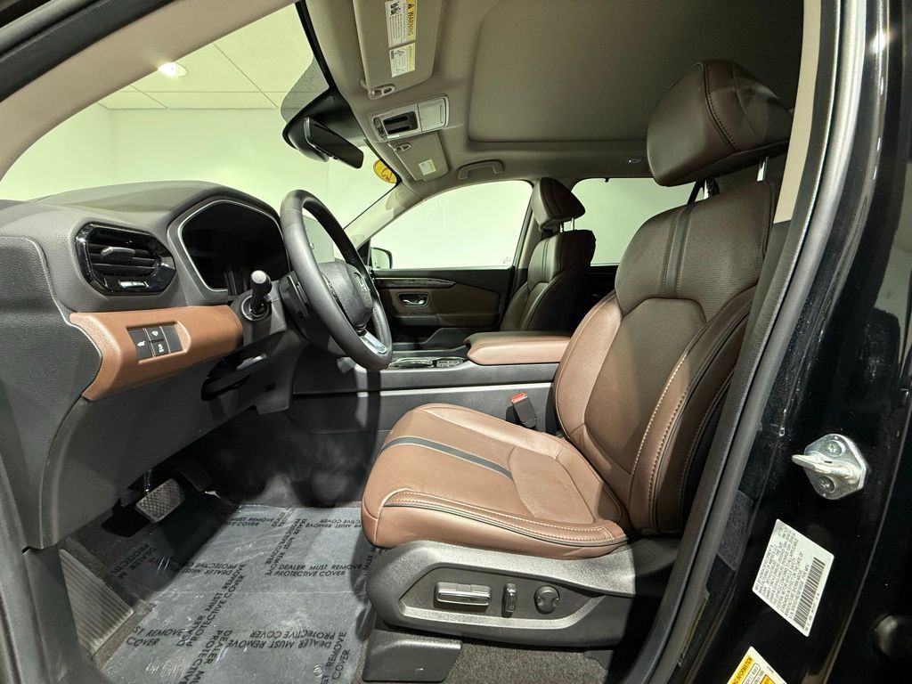 Thumbnail: 2025 Honda Pilot - 13