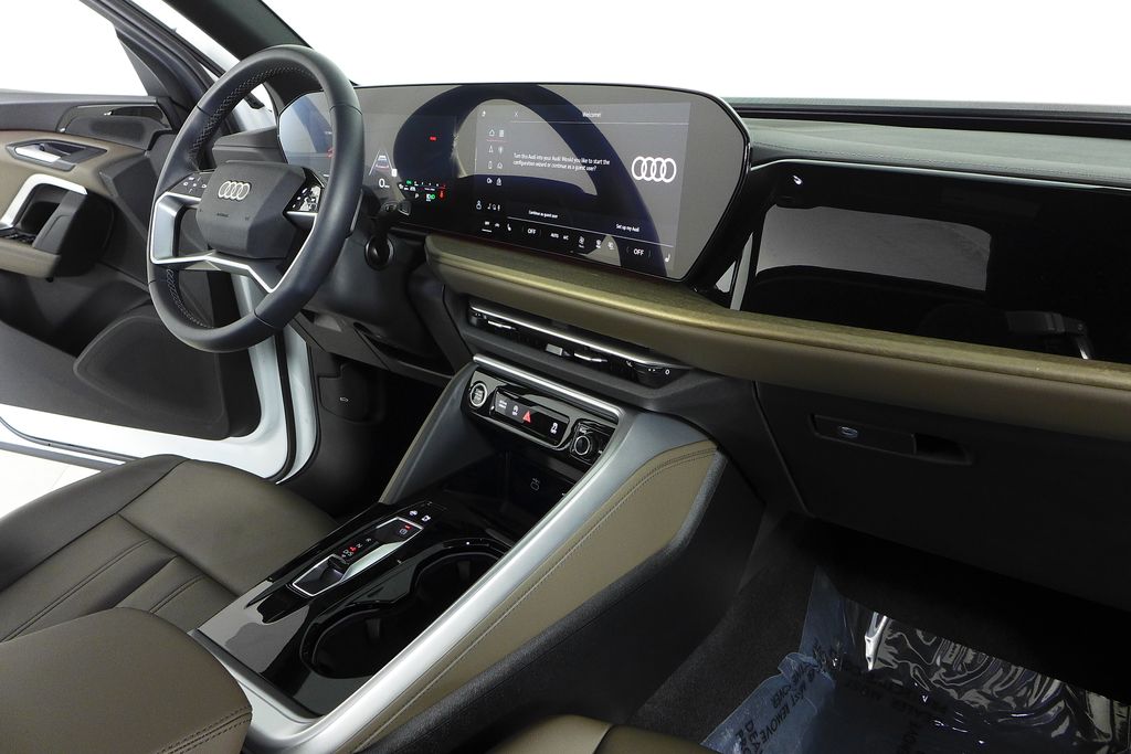 Thumbnail: 2025 Audi Q5 - 13