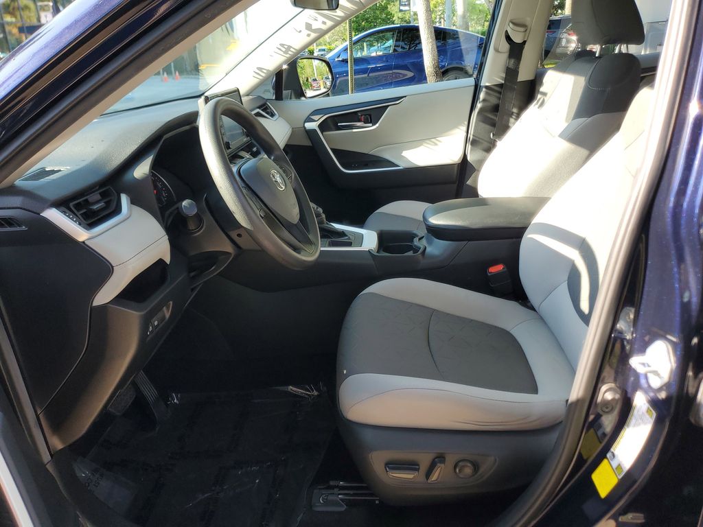 used 2020 Toyota RAV4 car, priced at $22,776