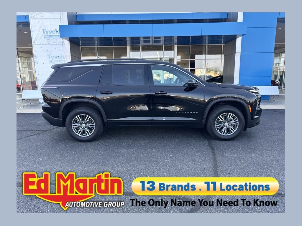 Black Metallic 2025 Chevrolet Traverse SUV / Crossover Front-Wheel Drive 8-Speed Automatic